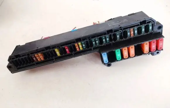 BMW 5 E60 E61 Fuse box set 6114695733002 61146957330-02
