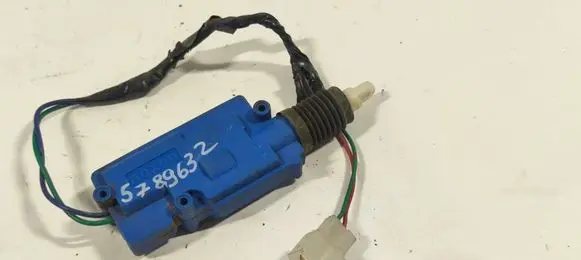 Mazda Demio Tailgate boot lock/latch motor D20162350A