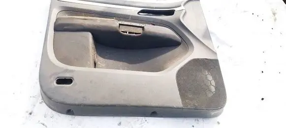 Volkswagen Touran I Front door card panel trim