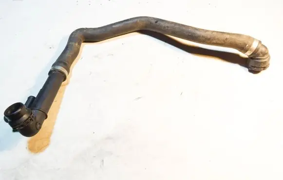 Volkswagen PASSAT B8 Engine coolant pipe/hose 5Q0121619D