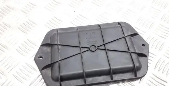 Audi Q3 8U Other engine bay part 5N0819430