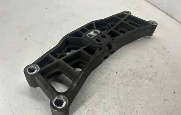 Dodge Charger Gearbox mounting bracket 4726089AD A580