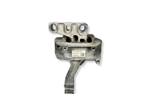 Volkswagen Tiguan Engine mount bracket 5WA199262D