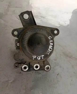 Mitsubishi Grandis Engine mount bracket 07912