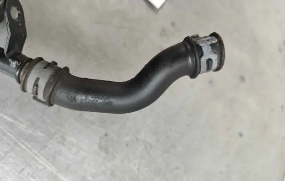 Breather/breather pipe/hose