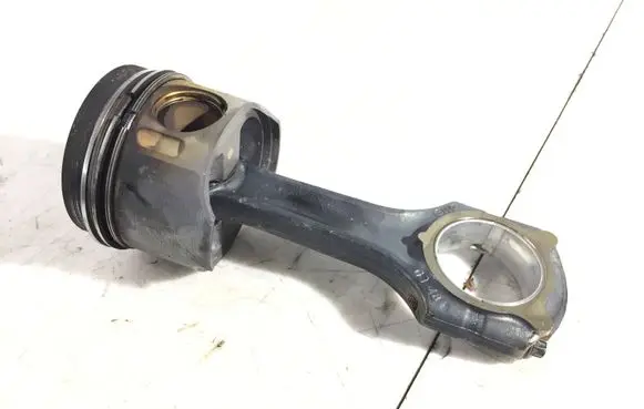 Mercedes-Benz Sprinter W906 Piston with connecting rod 611