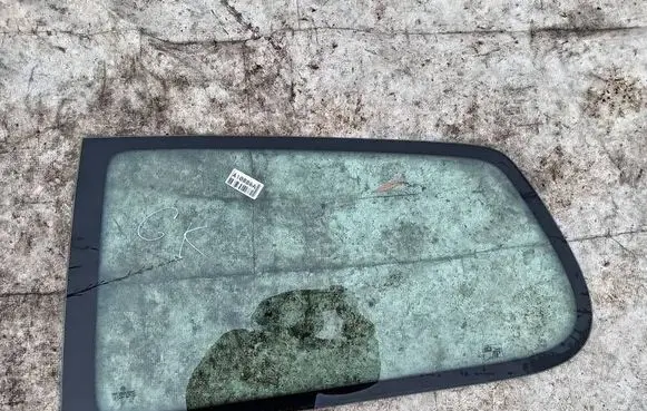 Rear side window