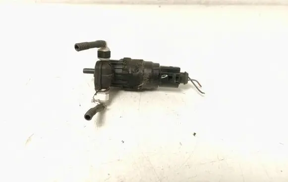 Audi A6 S6 C7 4G Windscreen/windshield washer pump 8K9955647