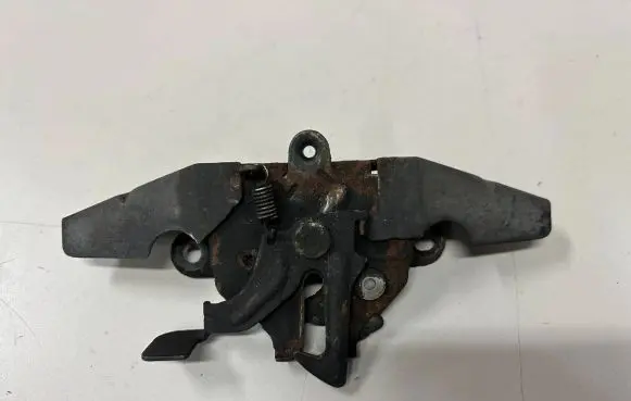 Toyota Avensis T250 Engine bonnet (hood) release handle