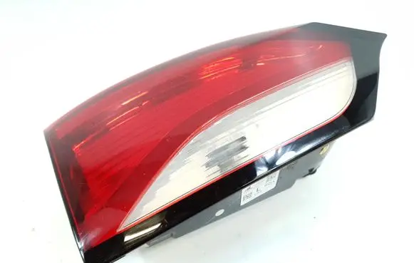 Chrysler Pacifica Tailgate rear/tail lights 68228941AE