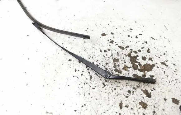 Nissan Qashqai Front wiper blade arm 80017587 AS12U