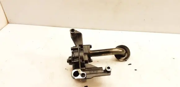 Volkswagen Golf IV Oil pump 06A115105