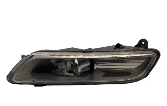 Volkswagen PASSAT B7 Front fog light 176623