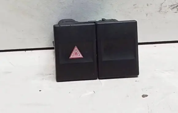 Ford Mondeo Mk III Hazard light switch 1S7T13A350BD