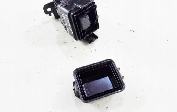 Honda CR-Z Fuse box cover