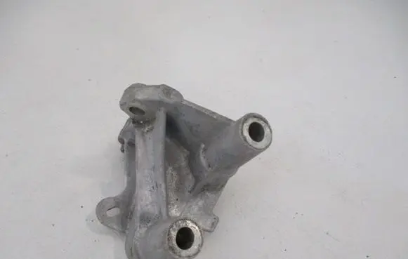 Renault Megane II Engine mount bracket 8200193773