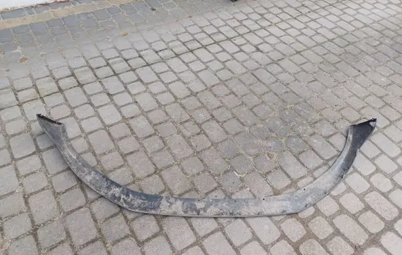Volvo V70 Front bumper lip 