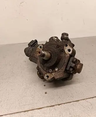 Audi Q7 4L Fuel injection high pressure pump 0445010082