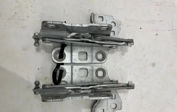 Mercedes-Benz ML W166 Engine bonnet/hood hinges A1668800028 A1668800128