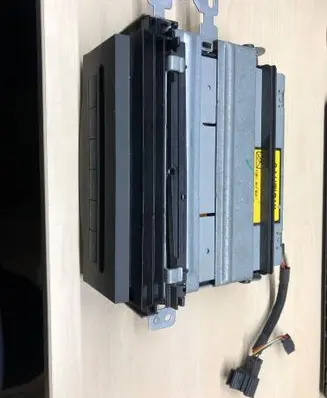 Mercedes-Benz ML W164 CD/DVD changer 18111787