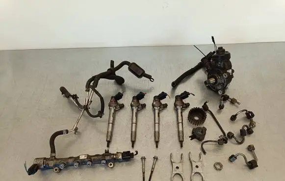Volkswagen PASSAT B8 Fuel injection system set 0445010537 04L130755D 02040715