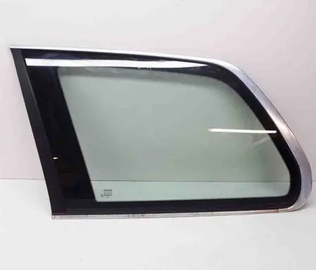 Volvo XC90 Rear side window 30674380 30674378