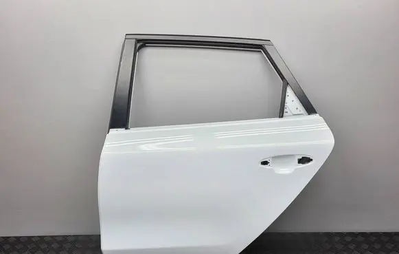 KIA Ceed Rear door 