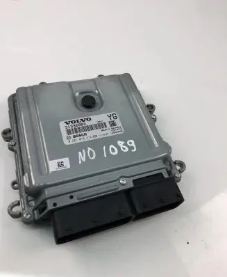 Volvo XC60 Engine control unit/module ECU 31336983 0281018414