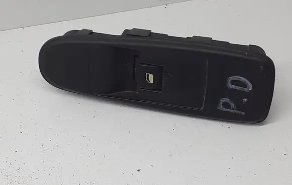 Citroen C4 I Picasso Electric window control switch 96639377ZD