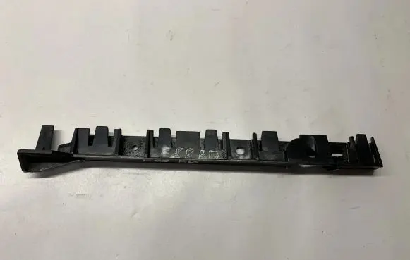 BMW 1 E82 E88 Sill/side skirt trim 7118160 51777118160