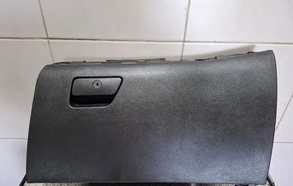 Ford Mondeo MK V Glove box DS7313570A