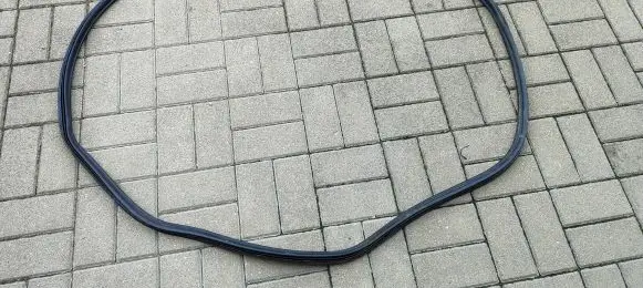 Volkswagen PASSAT B6 Rubber seal tailgate window/glass 