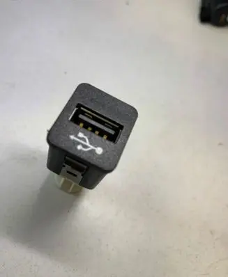 BMW X1 E84 USB socket connector 9237656