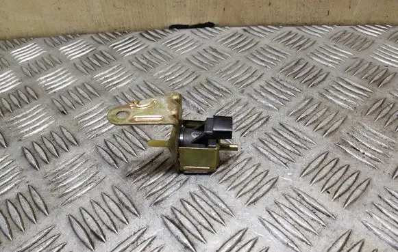 Vacuum valve
