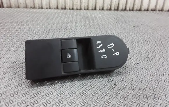 Opel Zafira B Electric window control switch 13228709