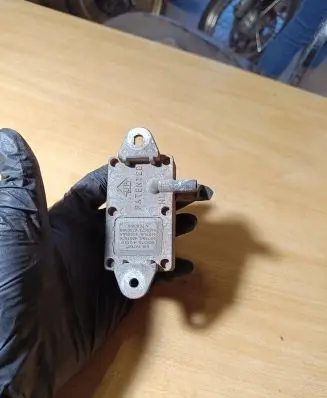 Ford Scorpio Air pressure sensor F48E9J460BB