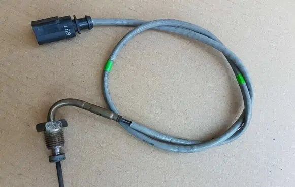 Audi A3 S3 8V Exhaust gas temperature sensor 04L906088BL