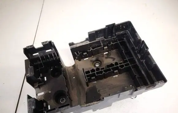 Chrysler 200 Fuse box cover 68158445ac