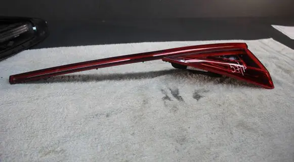 Tailgate rear/tail lights