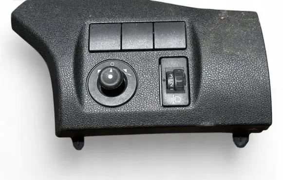 Citroen Berlingo Wing mirror switch 9680907377