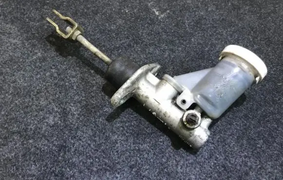 Clutch master cylinder