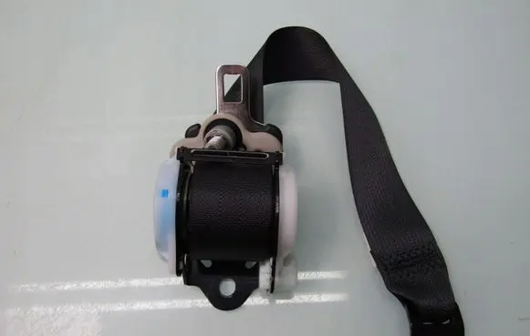 Nissan Micra Rear seatbelt C71086
