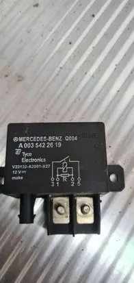 Mercedes-Benz C W204 Other relay A0035422619