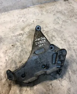 Volkswagen Jetta VI Engine mounting bracket 03l199207