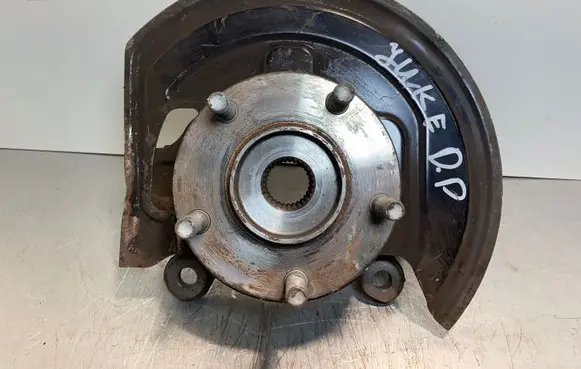 Nissan Juke I F15 Front wheel hub