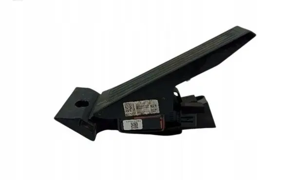 Hyundai Tucson TL Accelerator throttle pedal 32700N7100