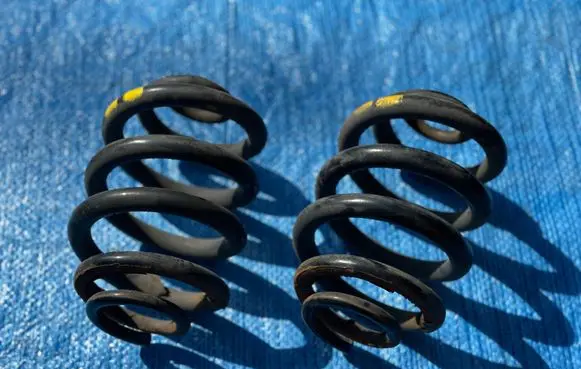 Volkswagen Transporter - Caravelle T5 Rear coil spring
