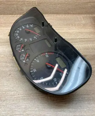 Volkswagen PASSAT B5 Speedometer (instrument cluster) 3B0919861K 110008793