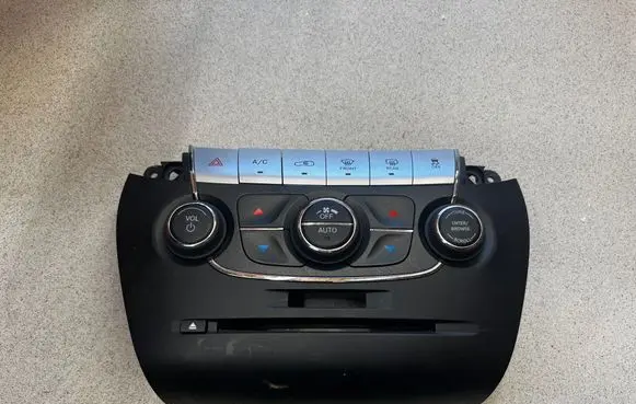 Fiat Freemont Climate control unit 1SK601X9AD 010820150701