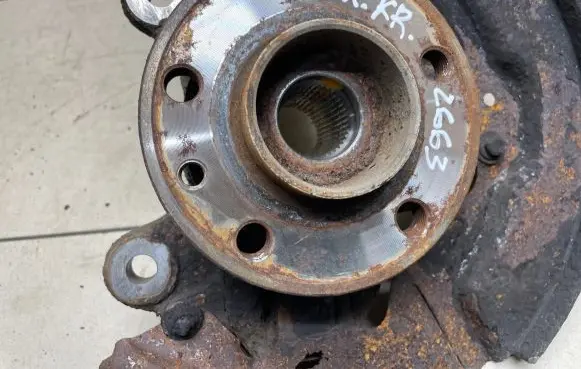 Volvo V60 Front wheel hub spindle knuckle